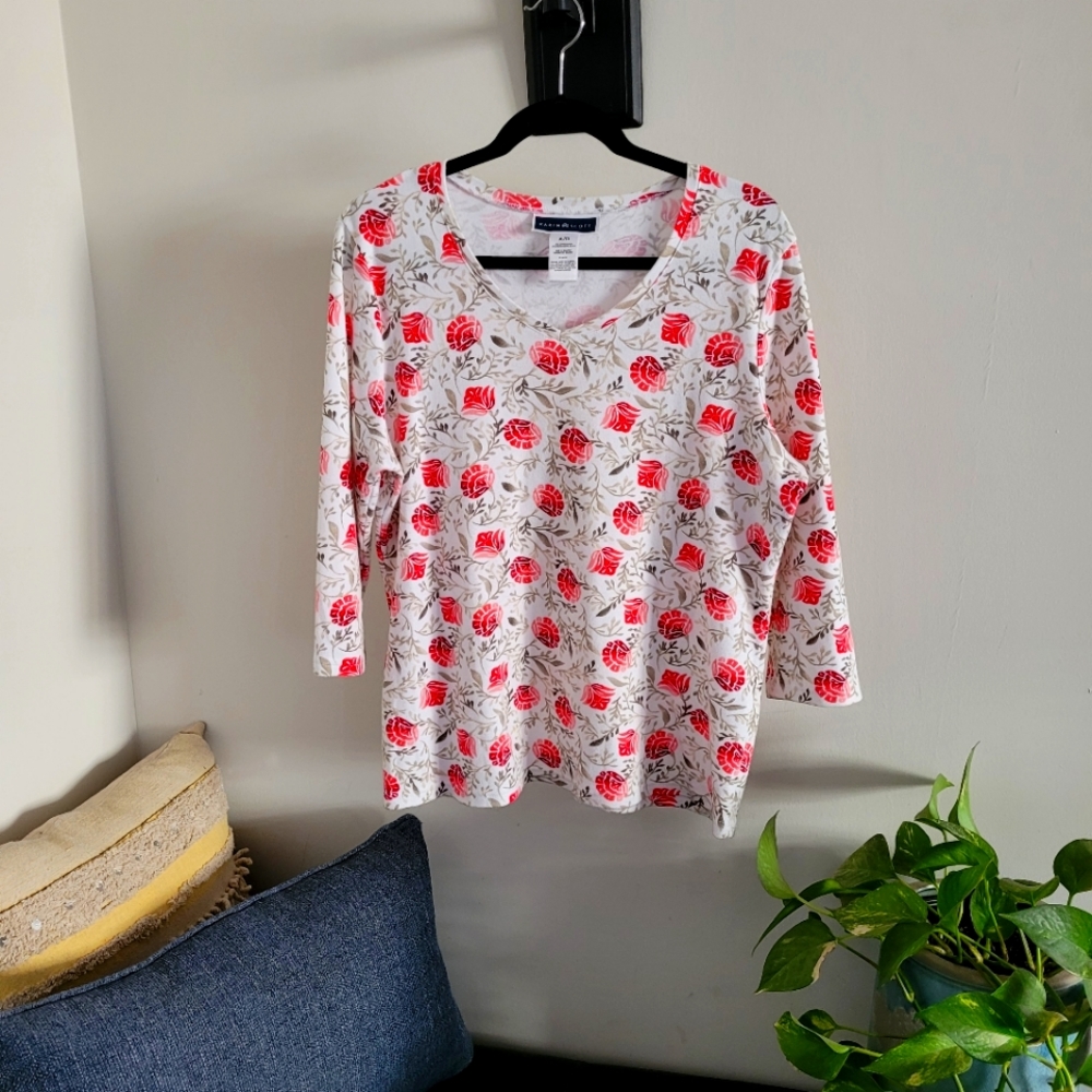 XL KAREN SCOTT V NECK LONG SLEEVE TSHIRT